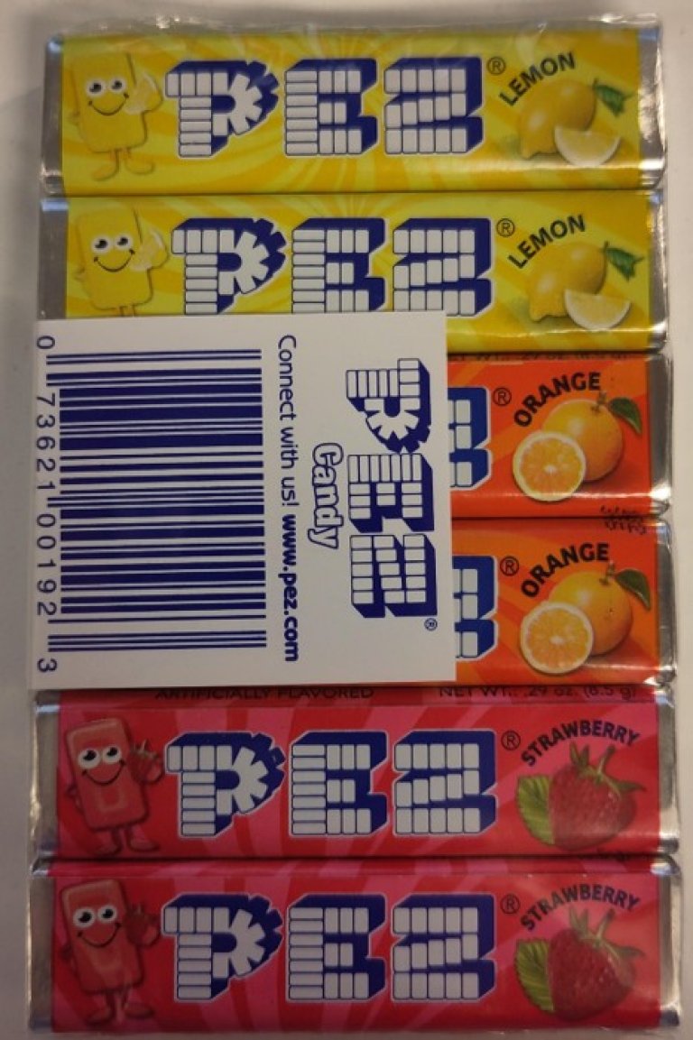 PEZ, to gule og fire røde pakker