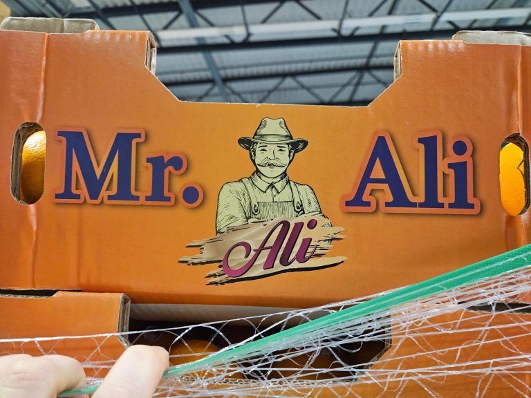 Mr. Ali appelsinkasse med logo