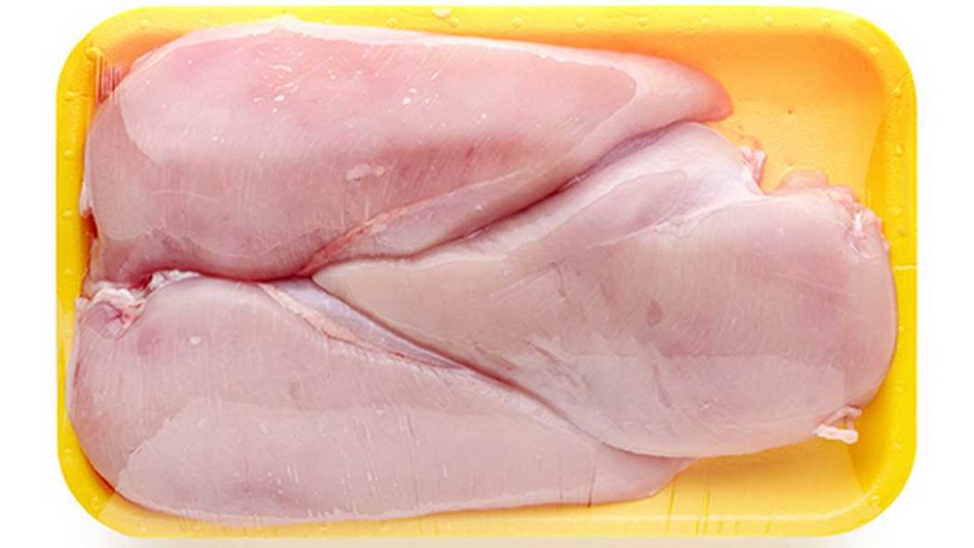 Kyllingfilet i plastinnpakking
